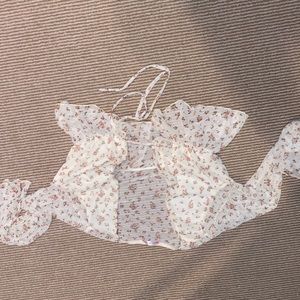 Tight in front mesh floral crop